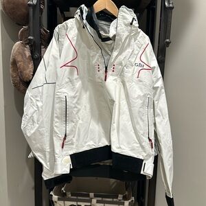 Gill- men’s size large, waterproof 1/4 pullover sailing jacket.